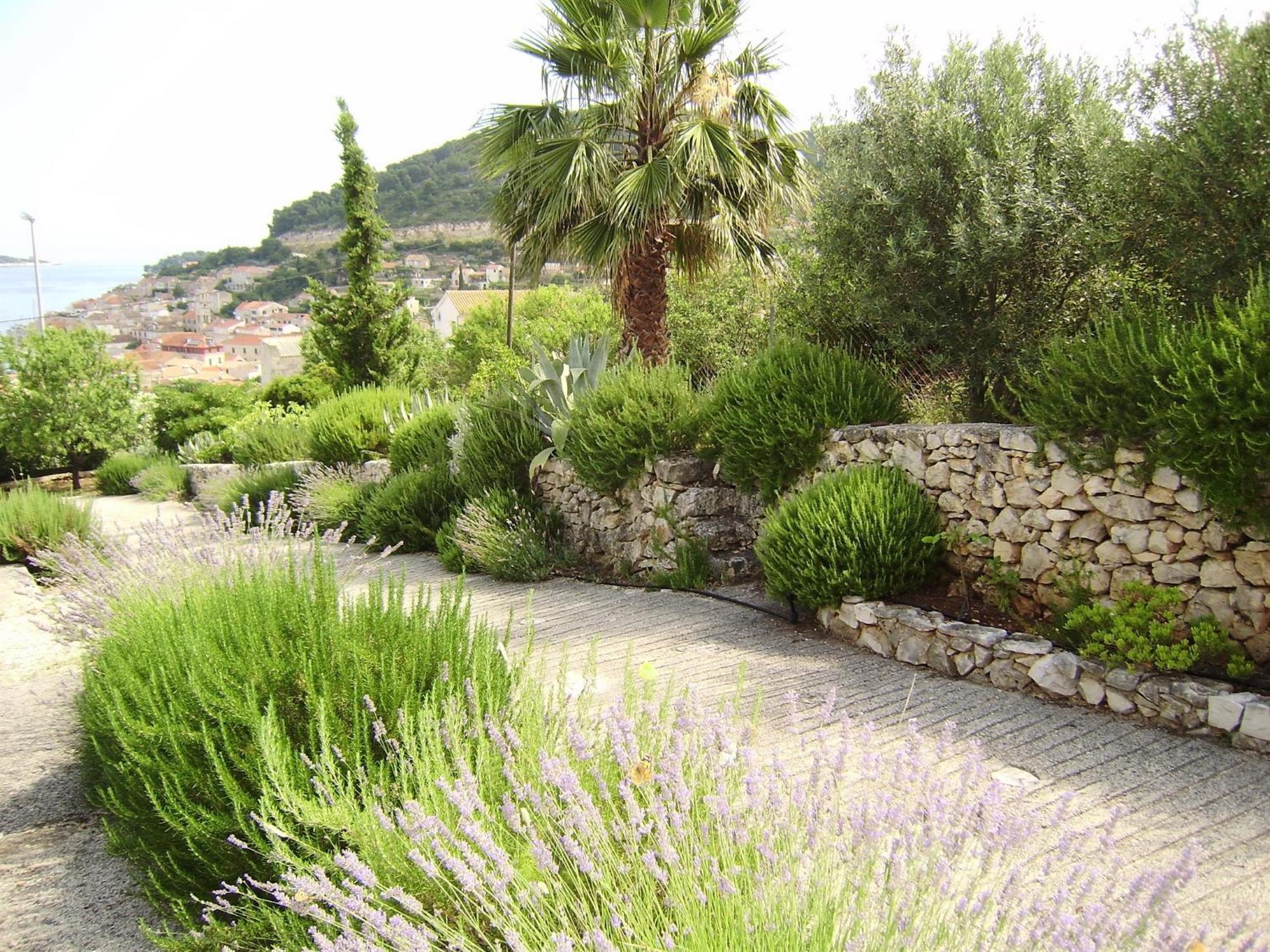 Villa Kate Vis Exterior photo